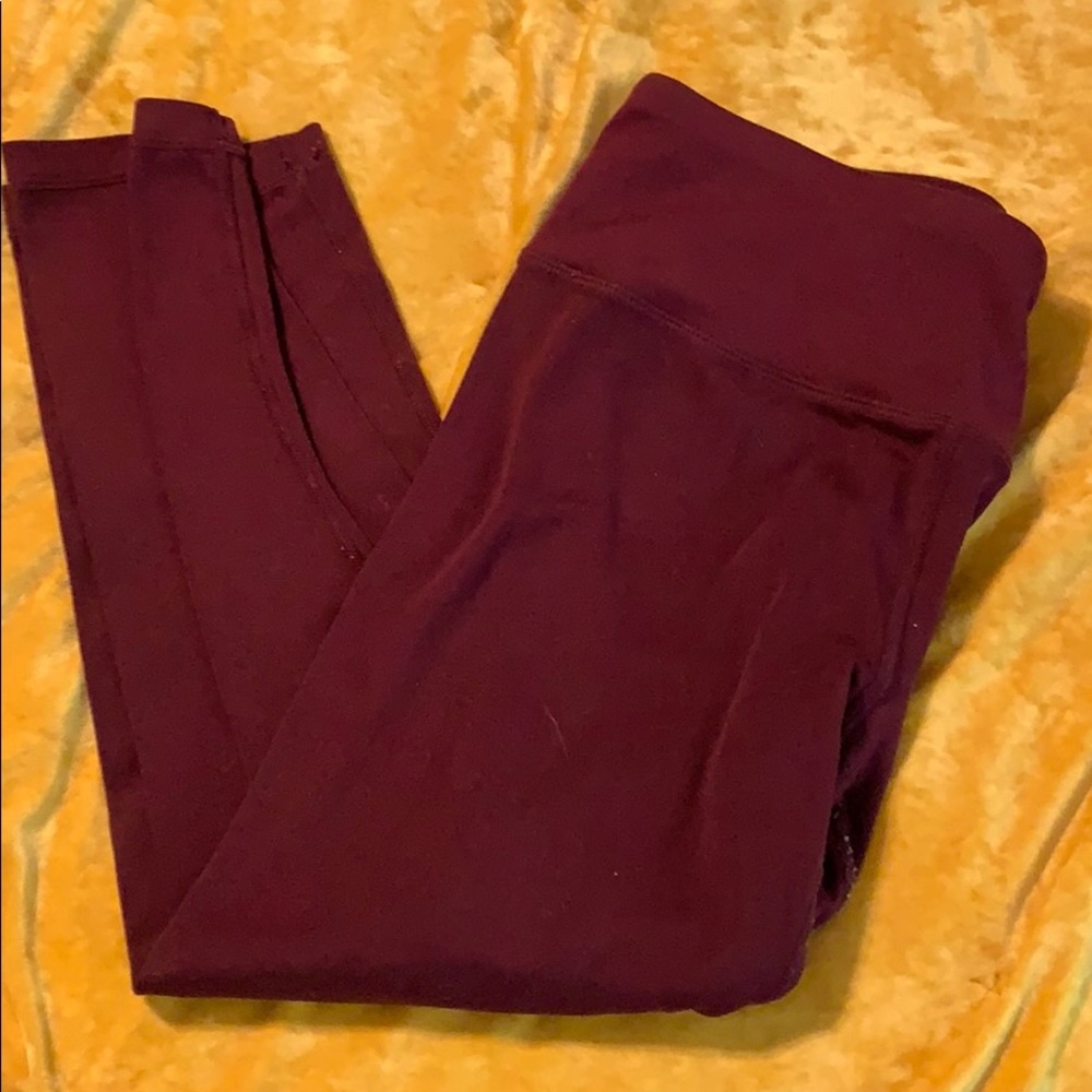 Maroon crop leggings
